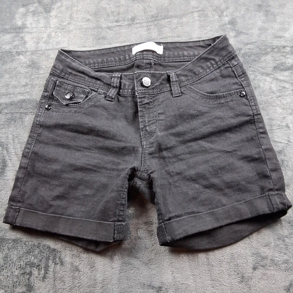 No Boundaries Denim‎ Shorts Womens 7 Black Embroidered Beaded Back Pocket Cuffed
